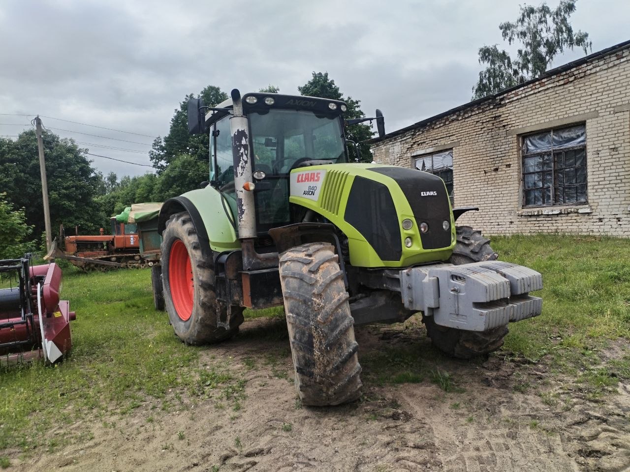 Трактор колесный CLAAS Axion 840 - фото 3